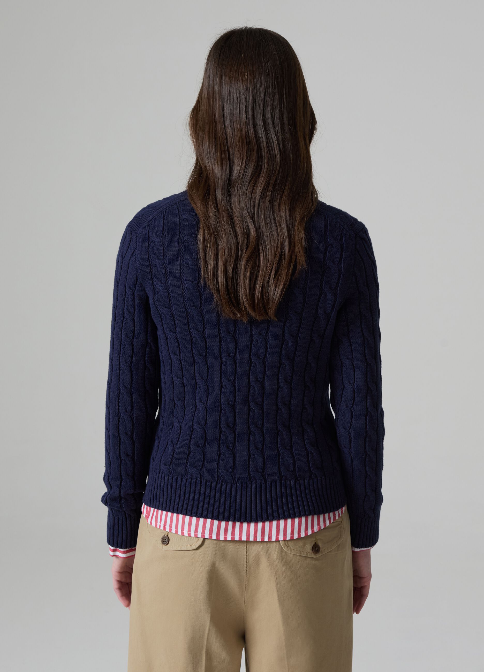 Pullover with cable design and V neck_1