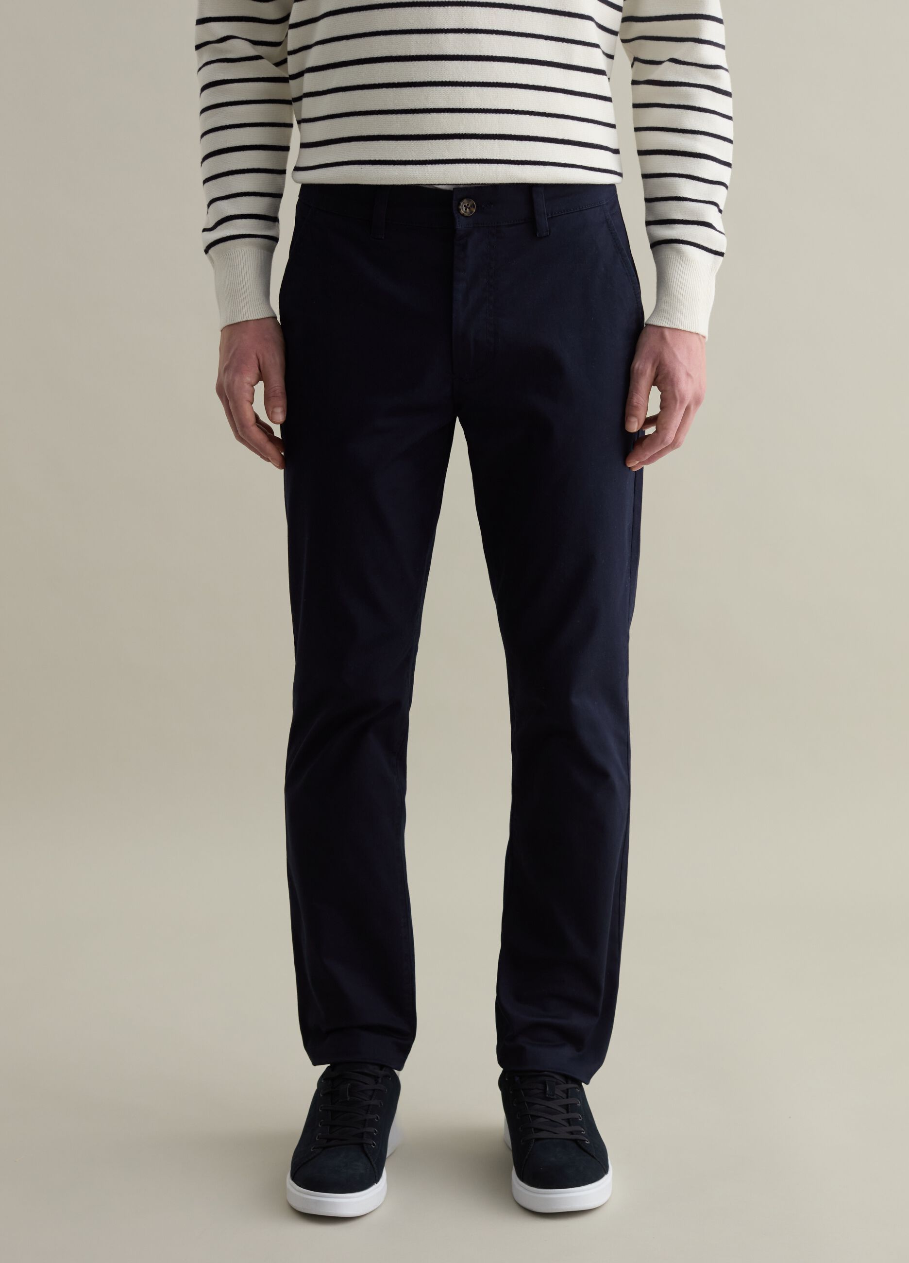 Slim-fit chinos in stretch twill_1